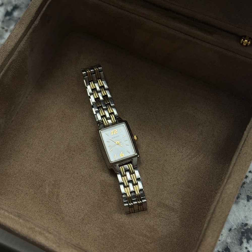 Elegant Two-Tone Women’s Seiko Watch
